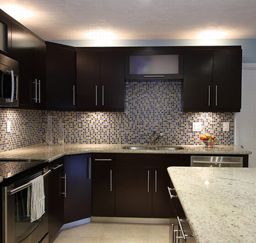 Matching Wall Tiles for Kitchen Cabinets